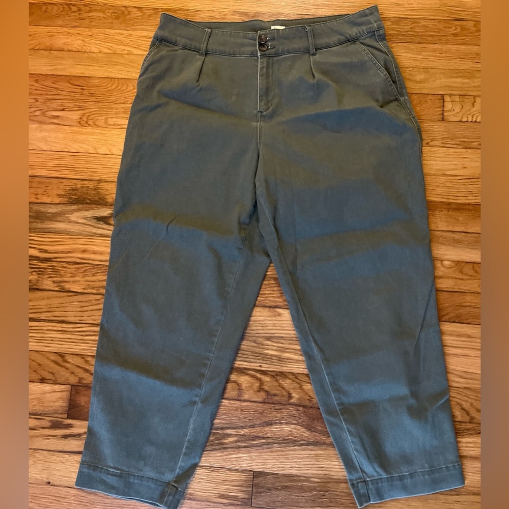 A new day green pants, size 16!